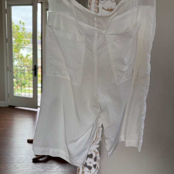 Belle The Label Baldo Short- White | Size Small - Picture 7 of 7